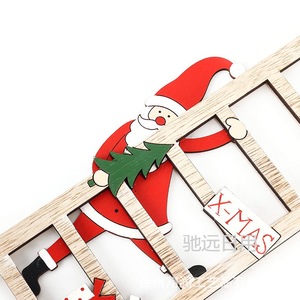Décoration de Noël rectangulaire en bois, Père Noël grimpant sur une échelle, peinte à la main, pour arbre de Noël - Product Image 4