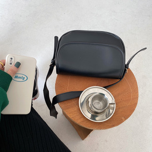 Bolso bandolera para mujer, de piel suave marrón, con hebilla magnética, para uso diario, otoño 2023 - Product Image 4