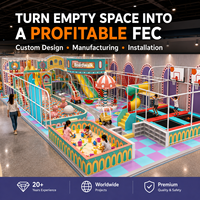 Équipement de terrain de jeu intérieur commercial pour centre de jeux pour enfants avec trampoline, toboggans, piscine à balles, aire de jeu de sable et structure de jeu souple