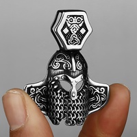 Pendentif Casque de Guerrier Celtique Viking Nordique MECYLIFE en Acier Inoxydable, Bijoux Viking, Bijoux Gothiques pour Hommes