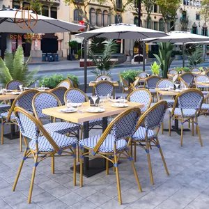 Conjunto de mesas e cadeiras para restaurantes comerciais, design 3D, jardim ao ar livre, madeira, fast food, café, café, jardim