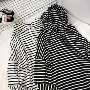Nuovo maglione con cappuccio a righe bianche e nere lavorato a <span class=keywords><strong>maglia</strong></span> Pullover a maniche lunghe <span class=keywords><strong>t</strong></span>-<span class=keywords><strong>shirt</strong></span> da donna - Product Image 1