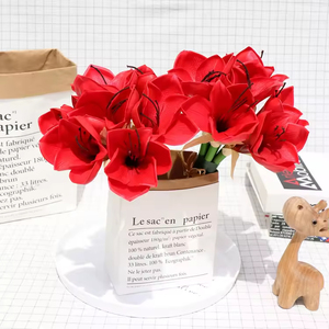 Ramo de Flores Artificiales de Clivia Hechas a Mano, Material PU, Tacto Natural Realista, Larga Duración de 3-5 Años, Decoración de Mesa para Navidad y Pascua - Product Image 3
