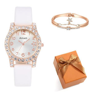 Amadi Montres décontractées à quartz de luxe pour femmes Nouveau boîtier rond simple et léger avec bracelet en cuir allié Cadran à breloques Coffret cadeau Ensemble de cinq - Product Image 4