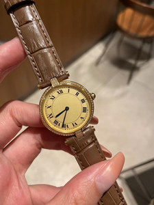 Reloj mecánico automático moderno y elegante, correa de piel de vaca con estampado de cocodrilo marrón, resistente al agua para uso diario - Product Image 2