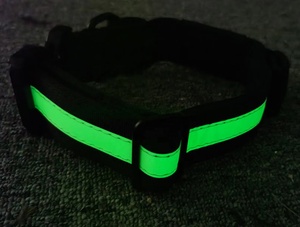 Gran oferta, <span class=keywords><strong>collar</strong></span> de perro acolchado de neopreno táctico personalizado con bolsa airtag y tira de noche luminosa para mascotas - Product Image 6