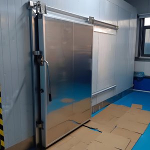 <span class=keywords><strong>Puerta</strong></span> corredera para cámara frigorífica, suministro del fabricante, <span class=keywords><strong>puerta</strong></span> de acero galvanizado para cadena de supermercado comercial - Product Image 6