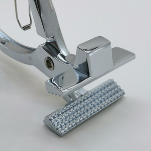 Pince à toile en acier inoxydable, largeur de mâchoire 1 pouce, pointe lisse pour la peinture et le tendage - Product Image 3