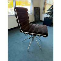 Chaise de bureau exécutive moderne haut de gamme en velours mohair chocolat de Foshan, chaise de bureau réglable à vérin à gaz pour la maison et le bureau