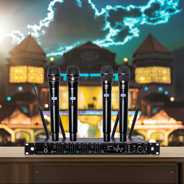 AD4Q 4-Channel Handheld Dynamic Wireless Microphone Long Range 250m True Diversity Technology