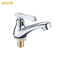 Robinet de salle de bain chromé à poignée unique en gros, robinet de lavabo de cuisine en zinc, prix d'usine, eau froide, utilisation pour les toilettes et la salle de bain