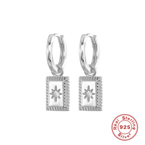 ต่างหูเงินแท้ S925 รูปทรงเรขาคณิตดาวสี่เหลี่ยม ดีไซน์เก๋ ขายดี ต่างหูสไตล์หรูหราสำหรับส่งออกต่างประเทศ - Product Image 6