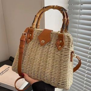 Grand <span class=keywords><strong>sac</strong></span> fourre-tout décontracté pour femmes, <span class=keywords><strong>sac</strong></span> à main en paille d'été pour la plage avec poignée en rotin tressé et chaîne - Product Image 4