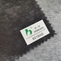 Entoilage thermocollant non tissé en fibres recyclées écologiques 23GSM, 100% polyester avec colle mixte à double points pour vêtements
