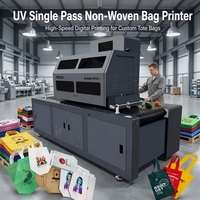 Machine d'impression numérique UV 5 couleurs CMYKW à passage unique pour sacs tissés en PP et sacs fourre-tout en plastique non tissé avec encre blanche