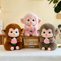 Peluches singes mignons en gros, animaux en peluche Kawaii tenant une pêche pour la décoration intérieure et les cadeaux