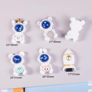 Nuevos accesorios <span class=keywords><strong>de</strong></span> resina ecológicos DIY funda <span class=keywords><strong>de</strong></span> teléfono móvil parche dibujos animados astronauta Galaxy Guardian Kawaii arte tema teléfono móvil - Product Image 3