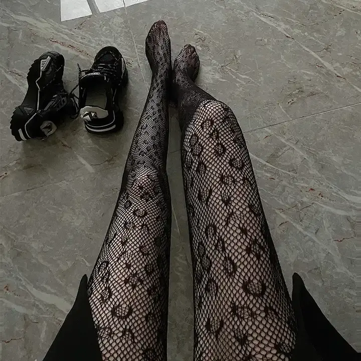 Lucu hitam versi tipis dari stoking sutra stoking kaki