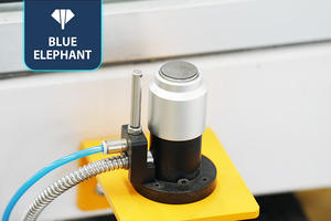 Máquina CNC de 5 Ejes Blue Elephant con Cambiador Automático de Herramientas para la Creación de Modelos 3D de Espuma y Madera - Product Image 3