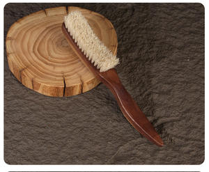 Brosse à <span class=keywords><strong>cheveux</strong></span> en bois <span class=keywords><strong>de</strong></span> noyer personnalisée pour barbe lisse, poils <span class=keywords><strong>de</strong></span> sanglier doux/moyens, brosse à <span class=keywords><strong>cheveux</strong></span> lissante pour femmes et hommes, nettoyage - Product Image 6