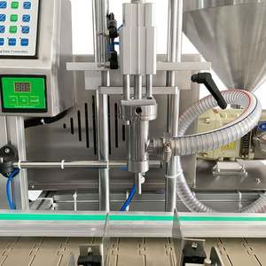 Machine de remplissage automatique à convoyeur pour boissons, miel, bière, crème, alcool, lait, cosmétiques, bain de bouche et liquides - Product Image 4