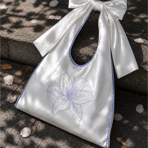 Borsa di Lusso in Raso di Seta con Fiocco, Personalizzabile con Ricamo di Perle e Fiori, Grande Capacità, Elegante Borsa <span class=keywords><strong>a</strong></span> Spalla da Donna 35*25cm - Product Image 4