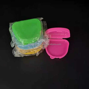 Boîte à prothèses dentaires anti-humidité avec fond antidérapant pour le rangement des dents artificielles et les soins bucco-dentaires - Product Image 4