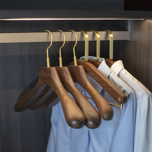 Elegantes Exhibidores <span class=keywords><strong>de</strong></span> Madera Marrón Antiguo <span class=keywords><strong>de</strong></span> Marca <span class=keywords><strong>de</strong></span> Lujo para <span class=keywords><strong>Trajes</strong></span> - Ideales para Tiendas <span class=keywords><strong>de</strong></span> Ropa - Product Image 3