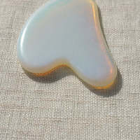 Vente en gros d'outils pour le visage en jade gua sha logo personnalisé masseur OEM pour le corps grattoir naturel outil en jade gua sha opalite