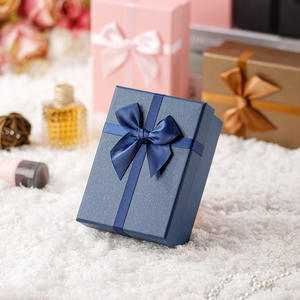 Caja de Regalo Cosmética Premium Ecológica con Logotipo Personalizado, Fabricada en Vietnam, Empaque de Papel Recubierto para Lápiz Labial de Lujo - Product Image 3