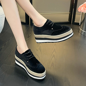 Nuevas Zapatillas Oxford de Plataforma de Ante Sintético para Mujer con Punta Redonda y Cordones, Estilo Británico Casual, Ligeras y con Suela Gruesa - Product Image 3
