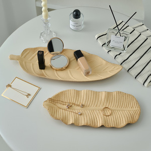 Plateau à bijoux Ocean Breeze Leaf, plateau en bois artificiel, style moderne minimaliste, pour la présentation de bijoux - Product Image 1