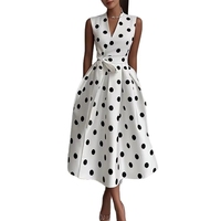 Robe d'été en polyester tissé à pois style vintage français, taille haute, coupe trapèze, col en V, épaules dénudées, à lacets, mi-longue
