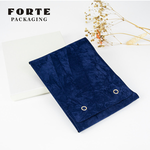 FORTE Emballage de bijoux haut de gamme personnalisé en velours et daim, présentoir à bijoux avec logo personnalisé, grand emballage pour collier - Product Image 4