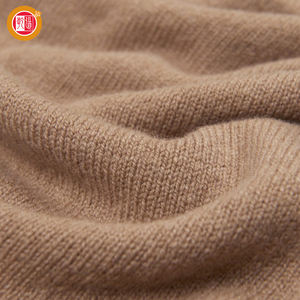 Vêtements de golf personnalisés avec logo brodé pour hommes Pull-over collégial à col en V avec impression numérique Techniques de teint uni pour l'automne - Product Image 4