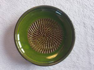 Râpe à ail en poterie espagnole Râpe à gingembre Assiette en céramique verte - Product Image 5