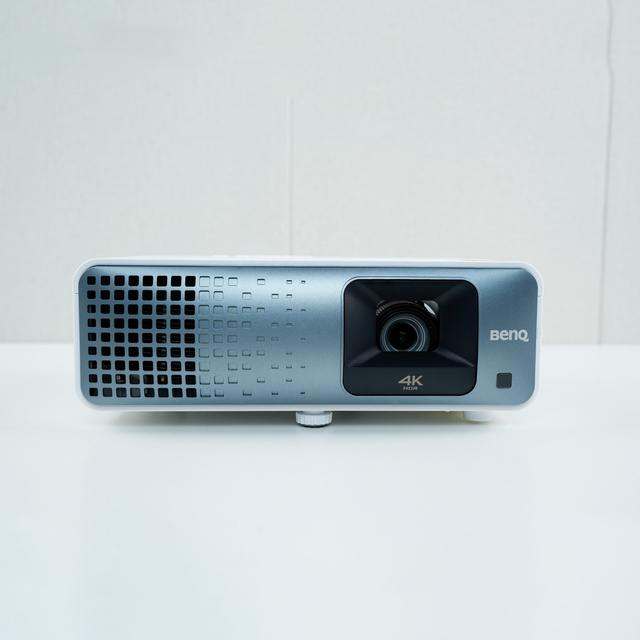 BenQ BK7002 DLP Digital Video Projector 3200 ISO Lumens 4K UHD (3840x2160) Smart Laser Education Projector