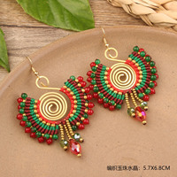 Boucles d'oreilles en macramé thaïlandais colorées et bohèmes pour femmes, petites boucles d'oreilles en macramé faites à la main en Thaïlande