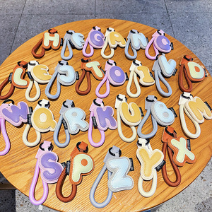 Tự làm da Bảng chữ cái Keychain 26 chữ cái may mắn ban đầu Keyring dễ thương vài ba lô quyến rũ cho cho túi trang trí chìa khóa - Product Image 3