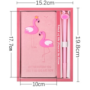 Set Regalo di Cancelleria 2 in 1 a Tema Fenicottero Include Taccuino, Diario Tascabile, Blocco Note <span class=keywords><strong>e</strong></span> Penna, Regalo per Ragazze <span class=keywords><strong>e</strong></span> Donne - Product Image 6