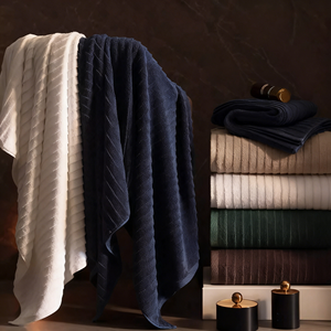 Toallas de Baño de Jacquard 100% Algodón para <span class=keywords><strong>Hotel</strong></span>, Venta al por Mayor, 600 GSM, Logotipo Personalizado Disponible, Toallas Blancas - Product Image 1