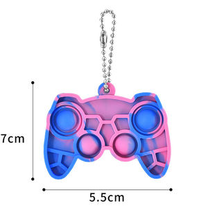 2024 nuevos productos de silicona reductor de presión llavero colgante Mini controlador de videojuegos Pop llavero de silicona - Product Image 5