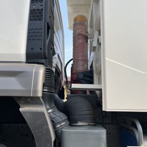 Camión Volquete Reacondicionado SINOTRUK HOWO NX 6x4 para Operaciones de Minería, Canteras y Transporte de Escombros en Construcción Urbana - Product Image 3