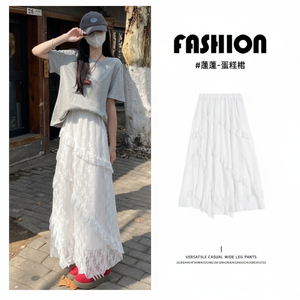 Gonna lunga Vintage da donna all'inizio della primavera aderente in vita bianca con lacci in sgualcita e maglia in pizzo - Product Image 1