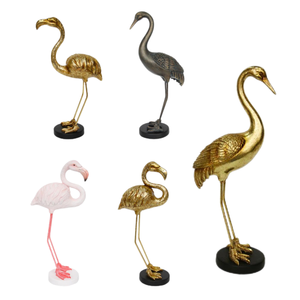 Vente en gros d'ornements d'animaux en résine de luxe Statues de figurines de <span class=keywords><strong>grue</strong></span> et de flamant rose pour décoration de bureau Sculptures d'oiseaux en vente - Product Image 1