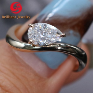 Anello Personalizzato in Oro Massiccio 14k 18k <span class=keywords><strong>D</strong></span> VVS Giallo Bianco Rosa Anello di Moda per Fidanzamento e Matrimonio con Moissanite Taglio a Pera per Donne - Product Image 1