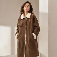 Manteau long pour femme en faux daim marron doublé de laine, col en fourrure blanche, simple boutonnage, boutons métalliques, mi-mollet, chaud et élégant