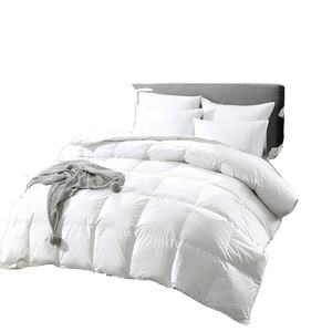 <span class=keywords><strong>Couette</strong></span> matelassée toute saison en duvet synthétique, moelleuse et blanche, certifiée OEKO-TEX - Product Image 1