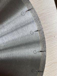 Chất Lượng Cao Tùy Chỉnh 12 Inch 300 Mm J Khe Cắm Kim Cương Dekton Lưỡi Im Lặng Cắt Cho Dekton Và Sứ Gạch - Product Image 2