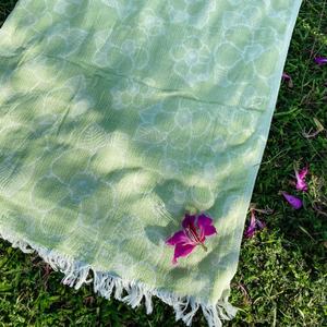 Nouveaux paréos de plage doux et respectueux de la peau avec logo, paréos en coton éponge de haute qualité personnalisés avec des franges - Product Image 3